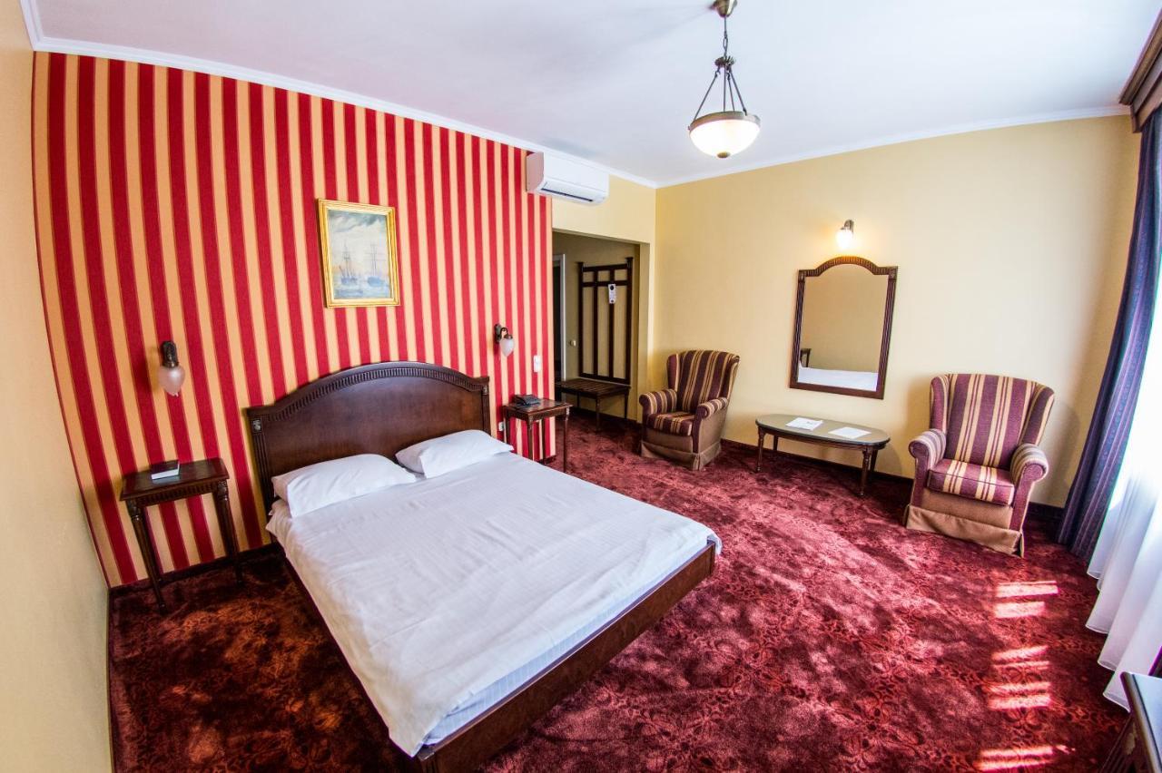 The Elite - Oradea'S Legendary Hotel Экстерьер фото
