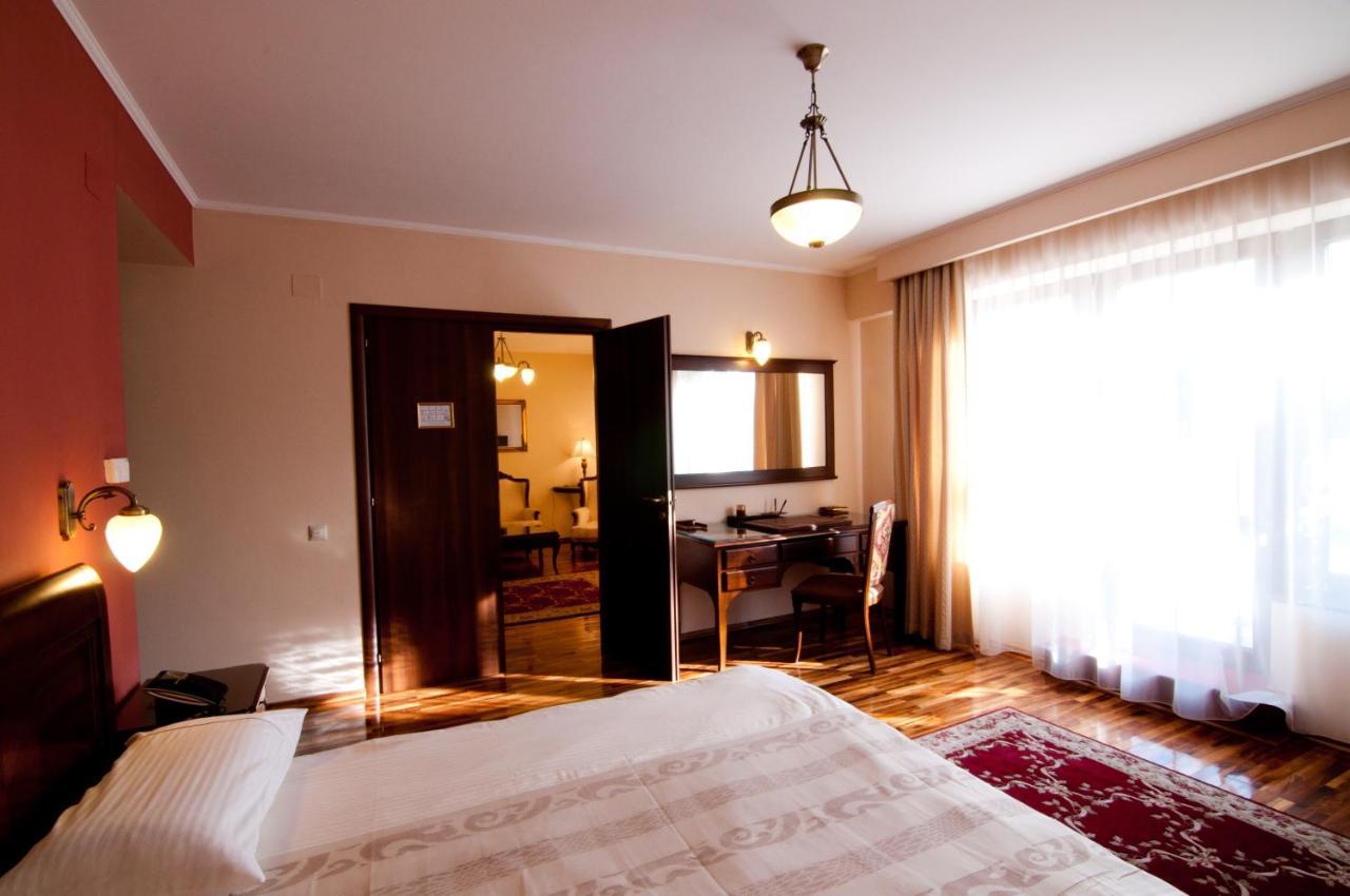 The Elite - Oradea'S Legendary Hotel Экстерьер фото